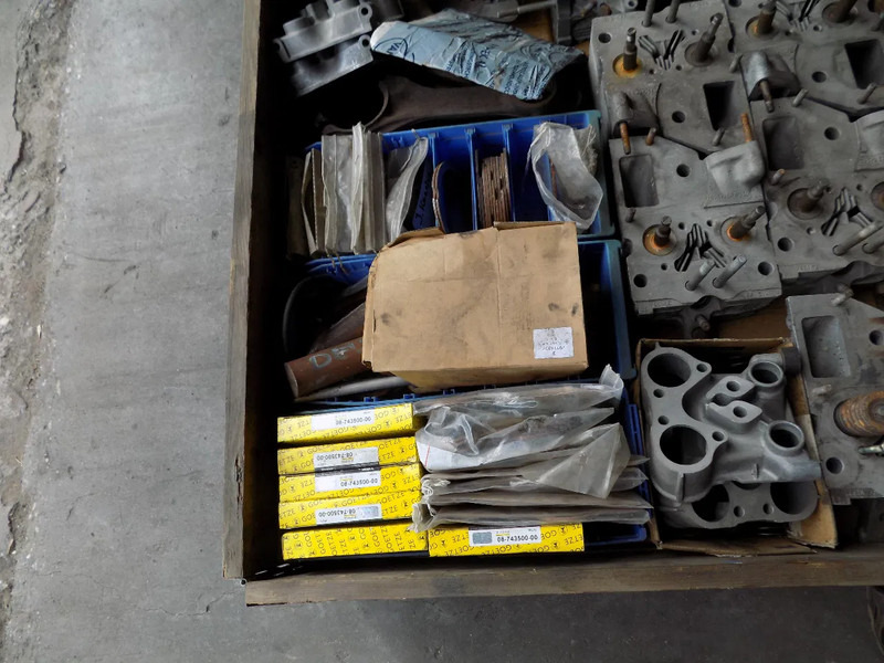 Deutz onderdelen motor - Motor: 3 kép. Deutz onderdelen motor - Motor: 3 kép.