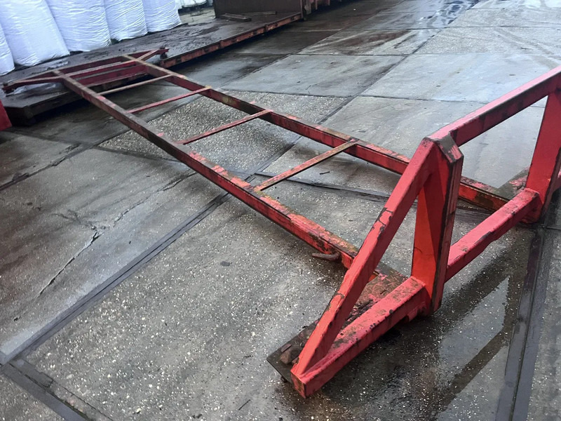 Diversen 20 ft container frame - Tengeri konténer: 1 kép. Diversen 20 ft container frame - Tengeri konténer: 1 kép.