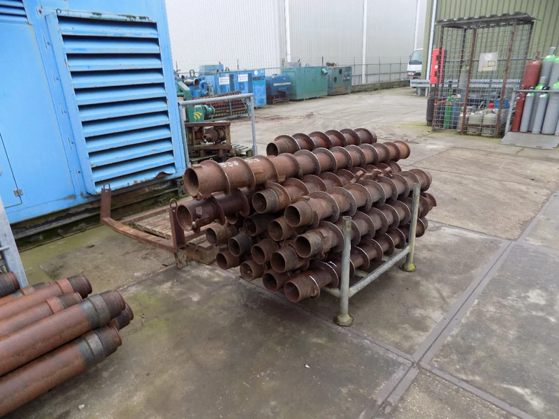 Diversen avegaar spoelboren - Fúrógép: 1 kép. Diversen avegaar spoelboren - Fúrógép: 1 kép.