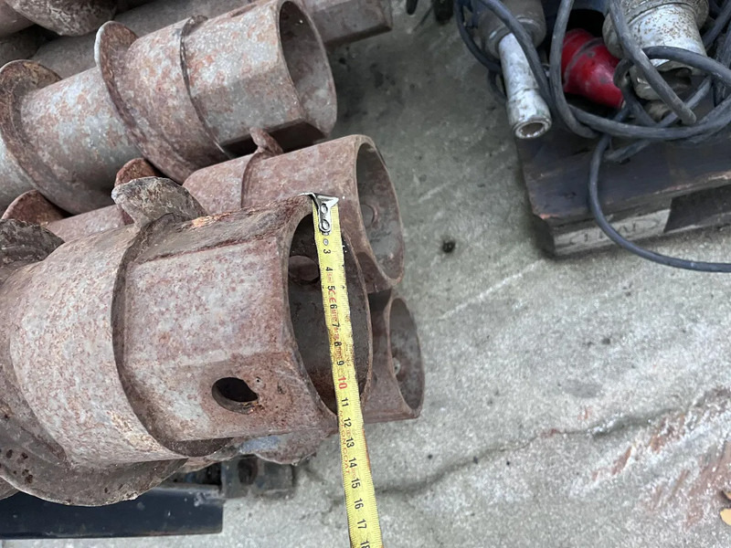 Holle avegaren hol schnecke Open augers Holle avegaren hol schnecke Open augers - Fúrógép: 2 kép. Holle avegaren hol schnecke Open augers Holle avegaren hol schnecke Open augers - Fúrógép: 2 kép.