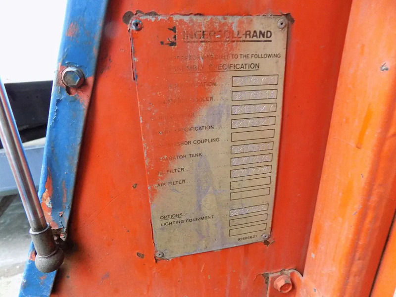 Ingersoll Rand Ingersoll rand P175W compressor met deutz P175W compressor met deutz lízing Ingersoll Rand Ingersoll rand P175W compressor met deutz P175W compressor met deutz: 8 kép.