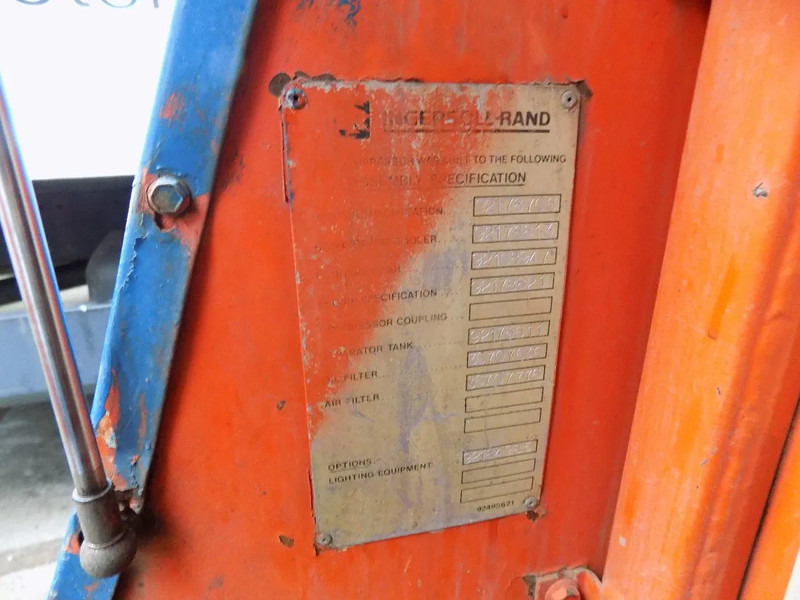 Ingersoll Rand Ingersoll rand P175W compressor met deutz P175W compressor met deutz lízing Ingersoll Rand Ingersoll rand P175W compressor met deutz P175W compressor met deutz: 7 kép.