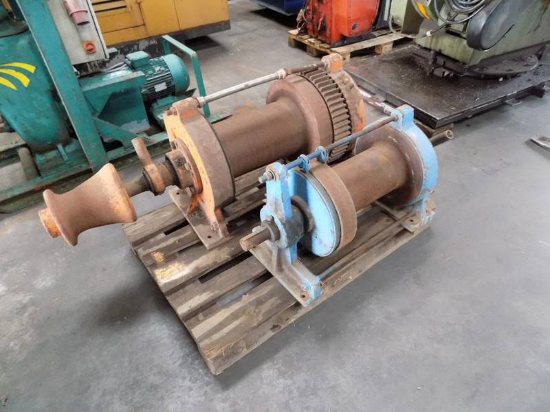 Kabellier winch - Fúrógép: 1 kép. Kabellier winch - Fúrógép: 1 kép.