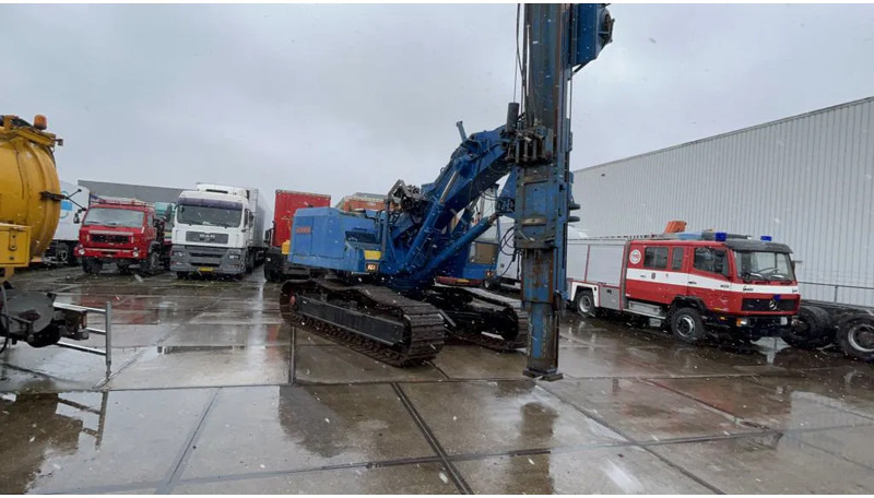 Liebherr 941 excavator with ABI driller - Fúrógép: 5 kép. Liebherr 941 excavator with ABI driller - Fúrógép: 5 kép.