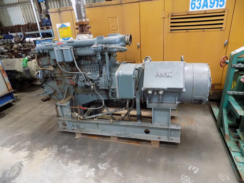 MAN generator 120 kva - Áramfejlesztő: 1 kép. MAN generator 120 kva - Áramfejlesztő: 1 kép.