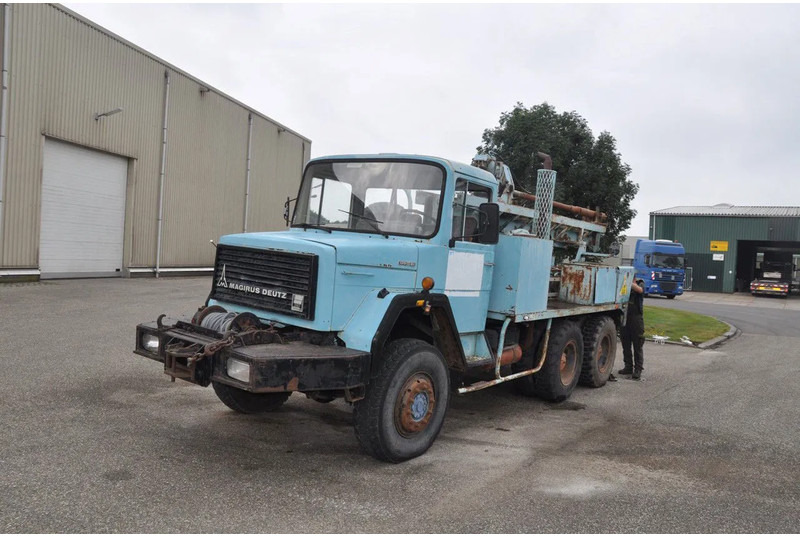 Magirus Deutz iveco Bonne esperance / atlas copco - Fúrógép: 1 kép. Magirus Deutz iveco Bonne esperance / atlas copco - Fúrógép: 1 kép.
