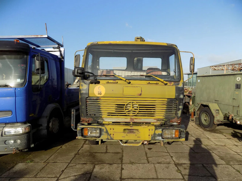 Mercedes-Benz 1213 - Darus autó: 3 kép. Mercedes-Benz 1213 - Darus autó: 3 kép.