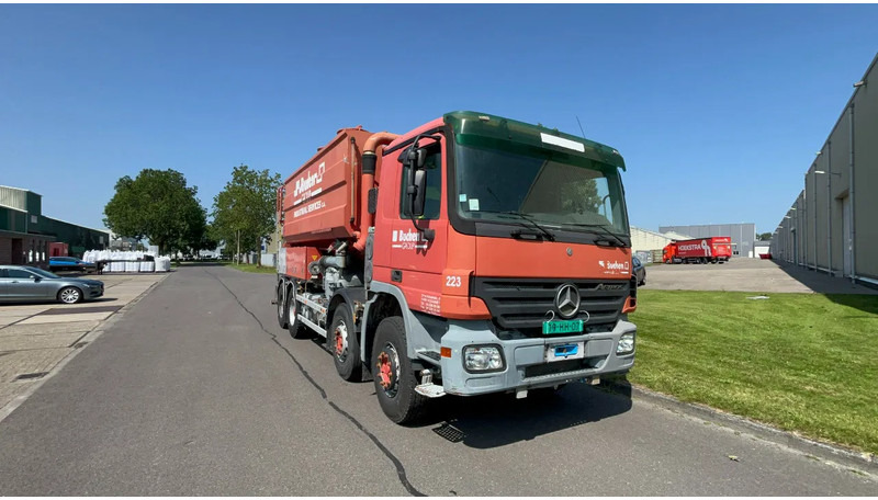 Mercedes-Benz Actros 4141 Mercedes 4141 8x4 full steel INOX tank - Szippantós autó: 4 kép. Mercedes-Benz Actros 4141 Mercedes 4141 8x4 full steel INOX tank - Szippantós autó: 4 kép.
