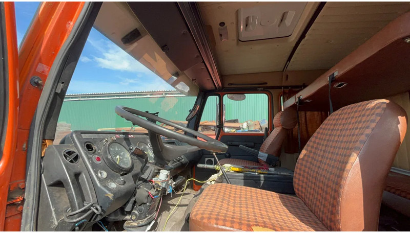 Mercedes-Benz NG Mercedes benz NG 1213 Box truck - Dobozos felépítményű teherautó: 4 kép. Mercedes-Benz NG Mercedes benz NG 1213 Box truck - Dobozos felépítményű teherautó: 4 kép.