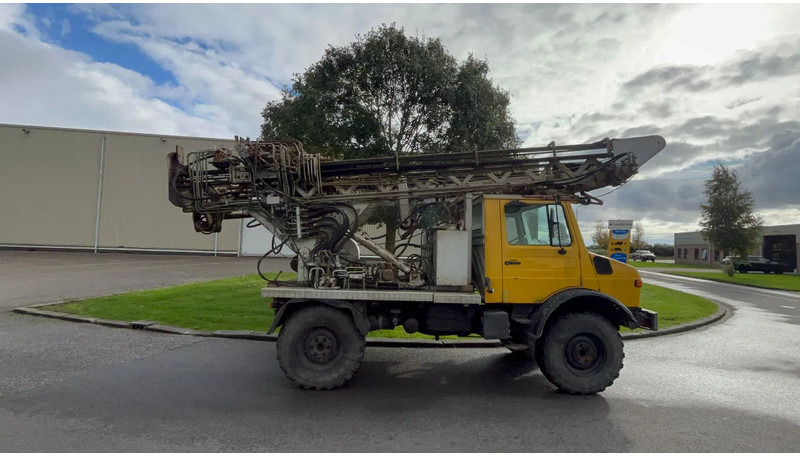 Mercedes-Benz Unimog U1250 Well Drill Brunnenbohr gerat - Fúrógép: 3 kép. Mercedes-Benz Unimog U1250 Well Drill Brunnenbohr gerat - Fúrógép: 3 kép.