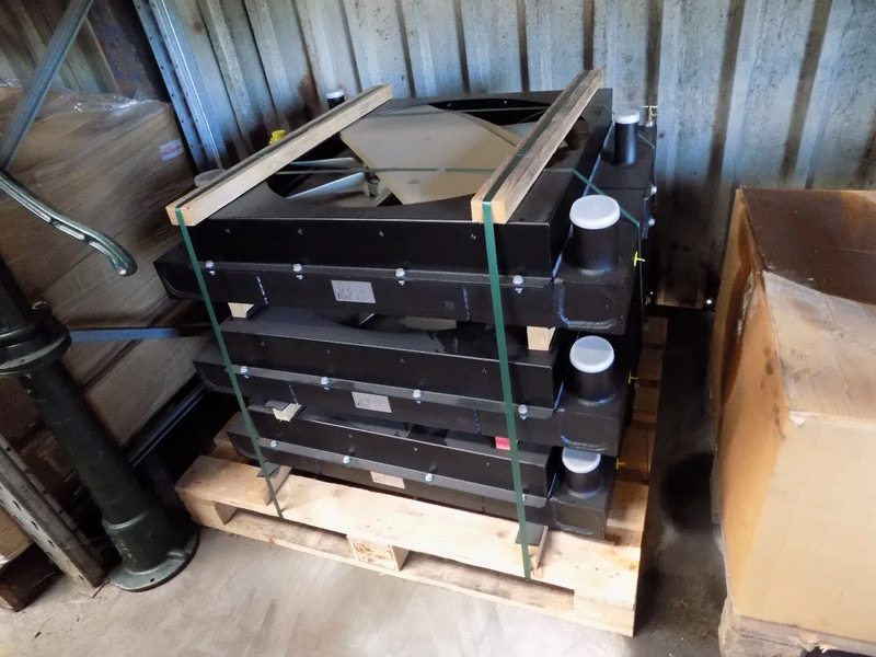 Mercedes-Benz mercedes radiator nieuw - Radiátor: 2 kép. Mercedes-Benz mercedes radiator nieuw - Radiátor: 2 kép.