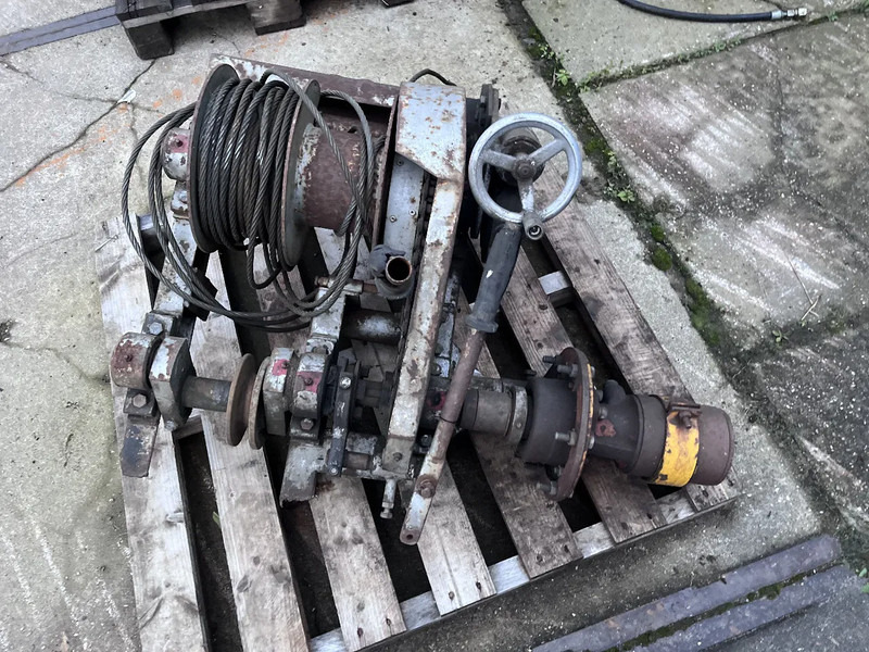 Pulse lier hydraulisch en electrisch Pulse lier vrije val - Fúrógép: 3 kép. Pulse lier hydraulisch en electrisch Pulse lier vrije val - Fúrógép: 3 kép.