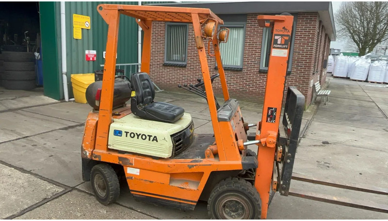 Toyota 02-4 FG15 Toyota FG15 - Gázüzemű targonca: 2 kép. Toyota 02-4 FG15 Toyota FG15 - Gázüzemű targonca: 2 kép.