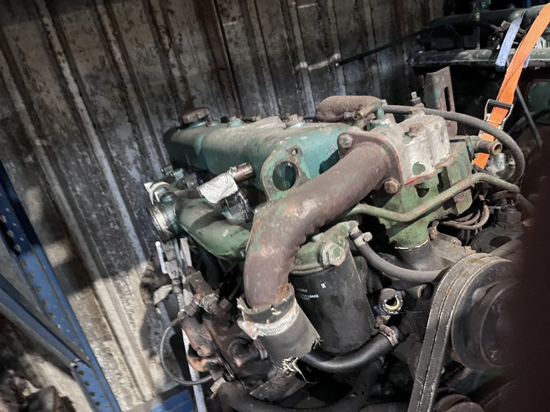 Volvo D60A met transmissie - Motor - Teherautó: 1 kép. Volvo D60A met transmissie - Motor - Teherautó: 1 kép.