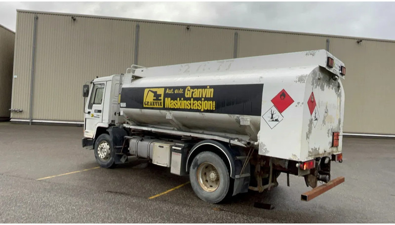 Volvo FL 7 Volvo FL7 285 Fuel tanker 4x2 - Tartályos teherautó: 4 kép. Volvo FL 7 Volvo FL7 285 Fuel tanker 4x2 - Tartályos teherautó: 4 kép.