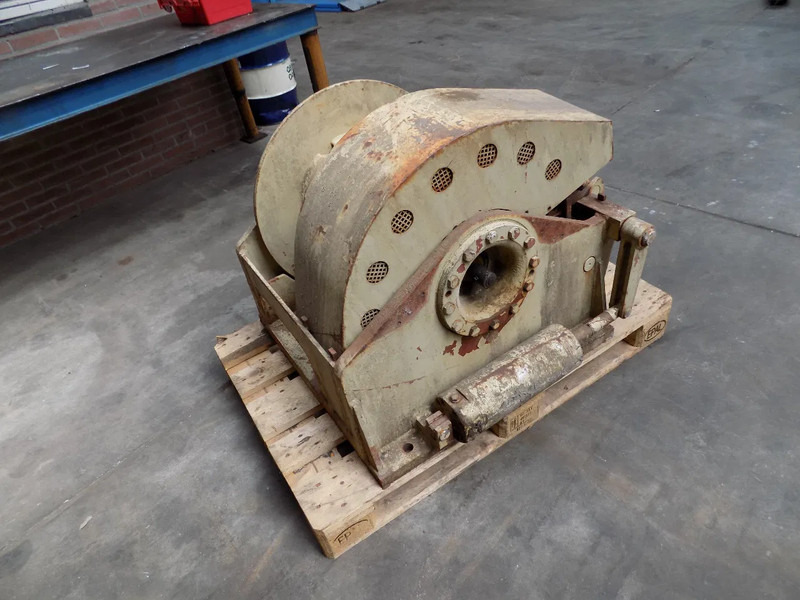 Lier-winch puls lier-puls winch met vrije val - Fúrógép: 5 kép. Lier-winch puls lier-puls winch met vrije val - Fúrógép: 5 kép.