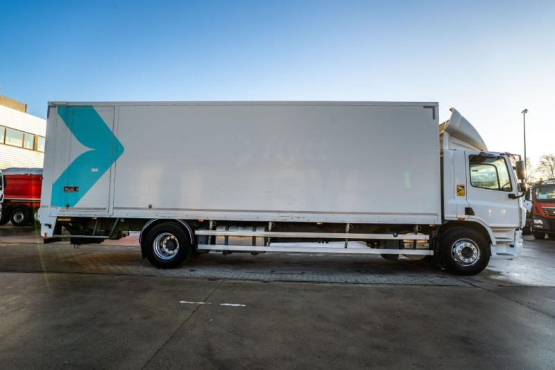 DAF CF 75.250 +DHOLLANDIA 2T. - Dobozos felépítményű teherautó: 3 kép. DAF CF 75.250 +DHOLLANDIA 2T. - Dobozos felépítményű teherautó: 3 kép.