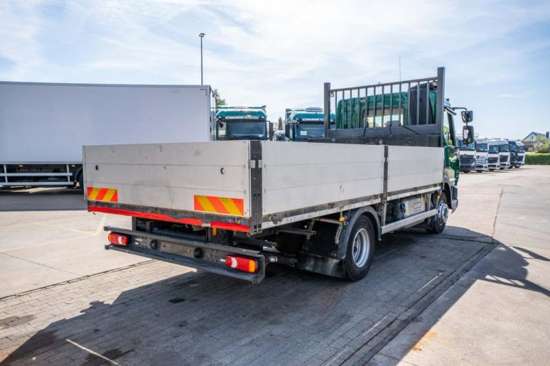 DAF LF 180 (10T.) - Platós teherautó: 4 kép. DAF LF 180 (10T.) - Platós teherautó: 4 kép.