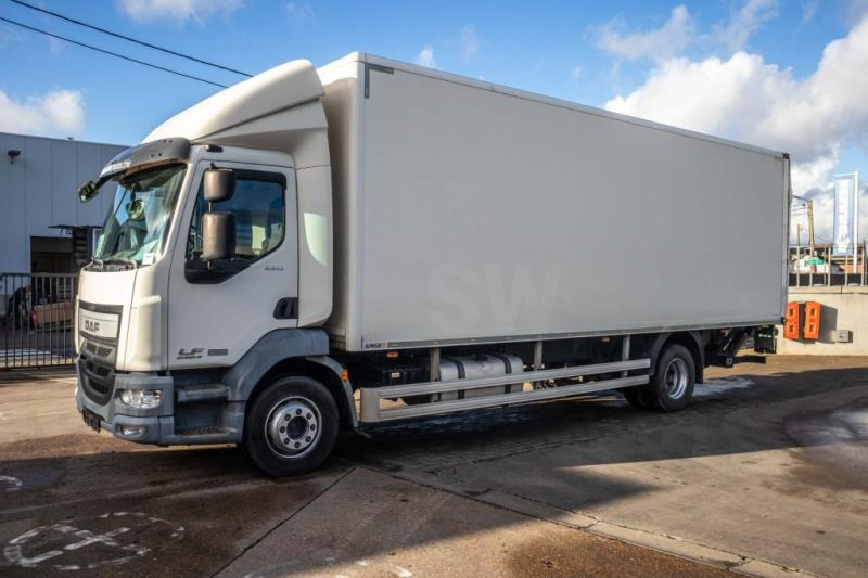 DAF LF 220(16t)+DHOLLANDIA - Dobozos felépítményű teherautó: 1 kép. DAF LF 220(16t)+DHOLLANDIA - Dobozos felépítményű teherautó: 1 kép.
