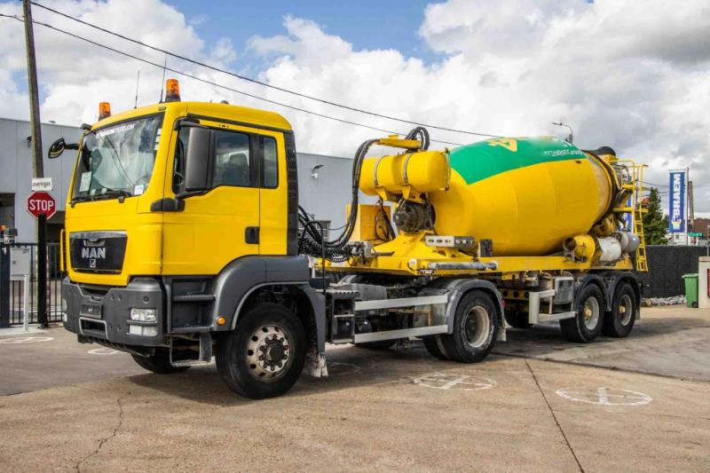 DE BUF BETON MIXER/MALAXEUR/MISCHER 10M3 - Betonkeverő félpótkocsi: 4 kép. DE BUF BETON MIXER/MALAXEUR/MISCHER 10M3 - Betonkeverő félpótkocsi: 4 kép.