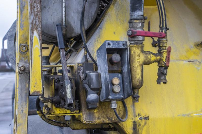 Betonkeverő félpótkocsi DE BUF BETON MIXER/MALAXEUR/MISCHER-12M3: 6 kép.