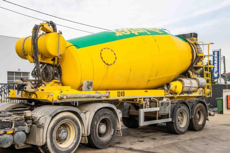 DE BUF BETON MIXER/MALAXEUR/MISCHER12M3 - Betonkeverő félpótkocsi: 1 kép. DE BUF BETON MIXER/MALAXEUR/MISCHER12M3 - Betonkeverő félpótkocsi: 1 kép.