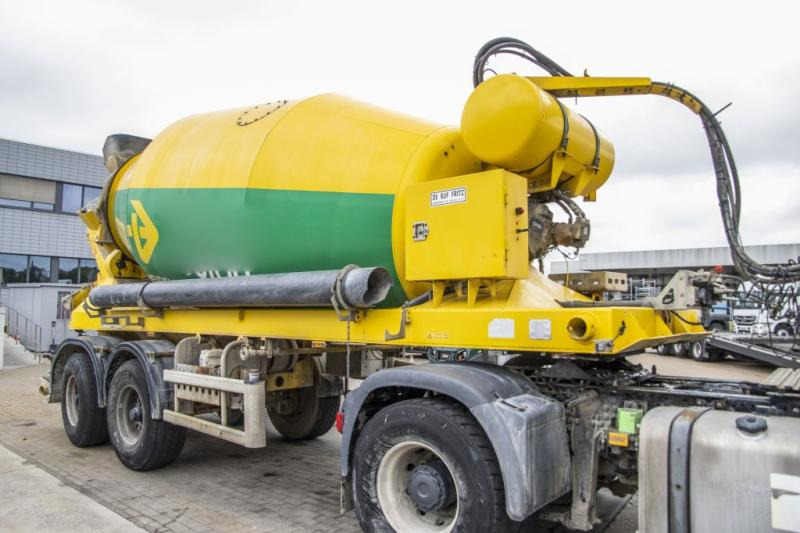 DE BUF MIXER/MALAXEUR/MISCHER-10M3 (gestuurd/gelenkt/dir./steering) - Betonkeverő félpótkocsi: 2 kép. DE BUF MIXER/MALAXEUR/MISCHER-10M3 (gestuurd/gelenkt/dir./steering) - Betonkeverő félpótkocsi: 2 kép.