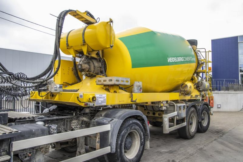 DE BUF MIXER/MALAXEUR/MISCHER-10M3 (gestuurd/gelenkt/dir./steering) - Betonkeverő félpótkocsi: 1 kép. DE BUF MIXER/MALAXEUR/MISCHER-10M3 (gestuurd/gelenkt/dir./steering) - Betonkeverő félpótkocsi: 1 kép.