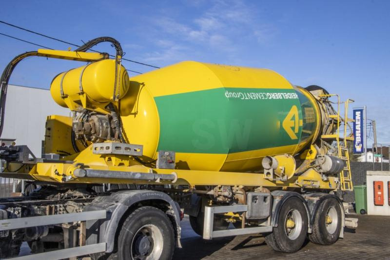 DE BUF MIXER/MALAXEUR/MISCHER-10M3 (gestuurd/gelenkt/dir./steering) - Betonkeverő félpótkocsi: 1 kép. DE BUF MIXER/MALAXEUR/MISCHER-10M3 (gestuurd/gelenkt/dir./steering) - Betonkeverő félpótkocsi: 1 kép.