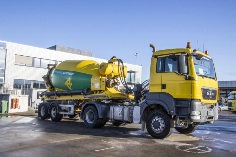 DE BUF MIXER/MALAXEUR/MISCHER-10M3 (gestuurd/gelenkt/dir./steering) - Betonkeverő félpótkocsi: 3 kép. DE BUF MIXER/MALAXEUR/MISCHER-10M3 (gestuurd/gelenkt/dir./steering) - Betonkeverő félpótkocsi: 3 kép.