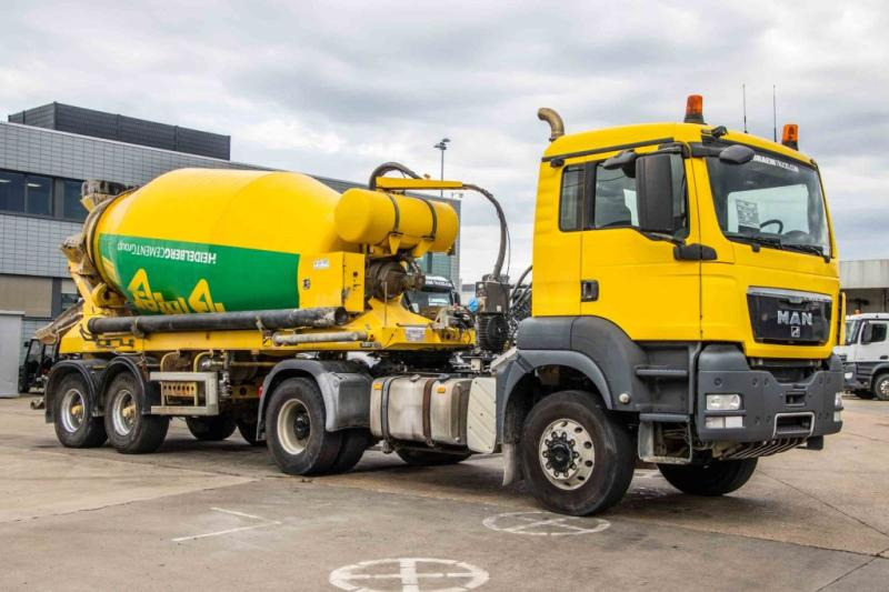 DE BUF BETON MIXER/MALAXEUR/MISCHER 10M3 - Félpótkocsi: 2 kép. DE BUF BETON MIXER/MALAXEUR/MISCHER 10M3 - Félpótkocsi: 2 kép.