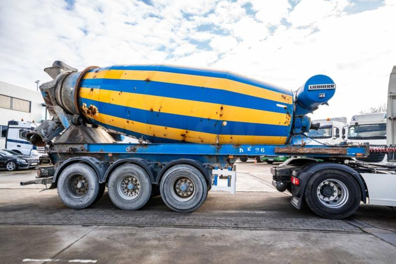 MULLER BETON MIXER/MALAXEUR/MISCHER LIEBHERR 12M3 - Félpótkocsi: 3 kép. MULLER BETON MIXER/MALAXEUR/MISCHER LIEBHERR 12M3 - Félpótkocsi: 3 kép.