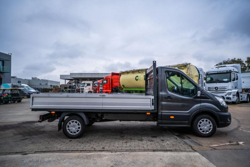 Ford TRANSIT 2.0 TDCI - Platós kisteherautó: 3 kép. Ford TRANSIT 2.0 TDCI - Platós kisteherautó: 3 kép.
