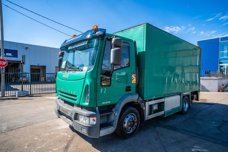 Iveco EUROCARGO 120E18 - Dobozos felépítményű teherautó: 1 kép. Iveco EUROCARGO 120E18 - Dobozos felépítményű teherautó: 1 kép.
