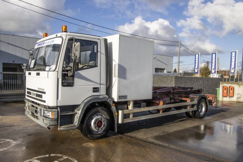 Iveco EUROCARGO 130E18 - Horgos rakodó teherautó: 3 kép. Iveco EUROCARGO 130E18 - Horgos rakodó teherautó: 3 kép.