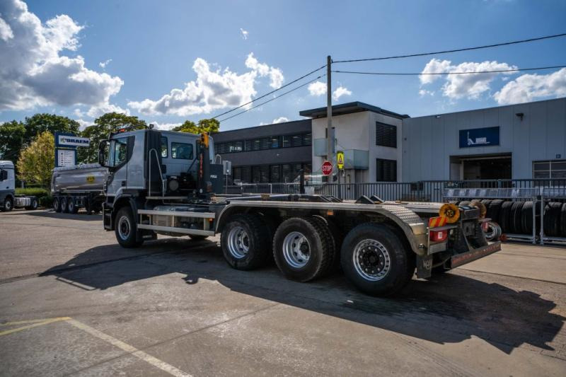 Iveco X-WAY 460 - Horgos rakodó teherautó: 5 kép. Iveco X-WAY 460 - Horgos rakodó teherautó: 5 kép.
