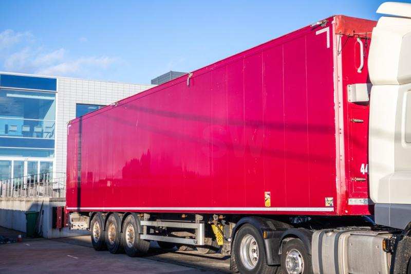 KRAKER WALKING FLOOR CF 200-92 m3 - Félpótkocsi öönkihordós: 2 kép. KRAKER WALKING FLOOR CF 200-92 m3 - Félpótkocsi öönkihordós: 2 kép.