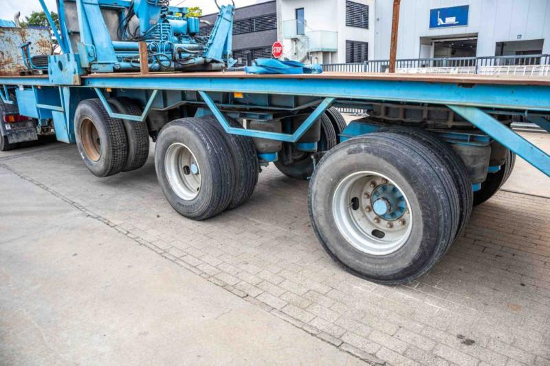 Platós félpótkocsi Kennis KRAAN/CRANE/GRUE/KRAN - KENNIS 14 TON/M: 8 kép. Platós félpótkocsi Kennis KRAAN/CRANE/GRUE/KRAN - KENNIS 14 TON/M: 8 kép.