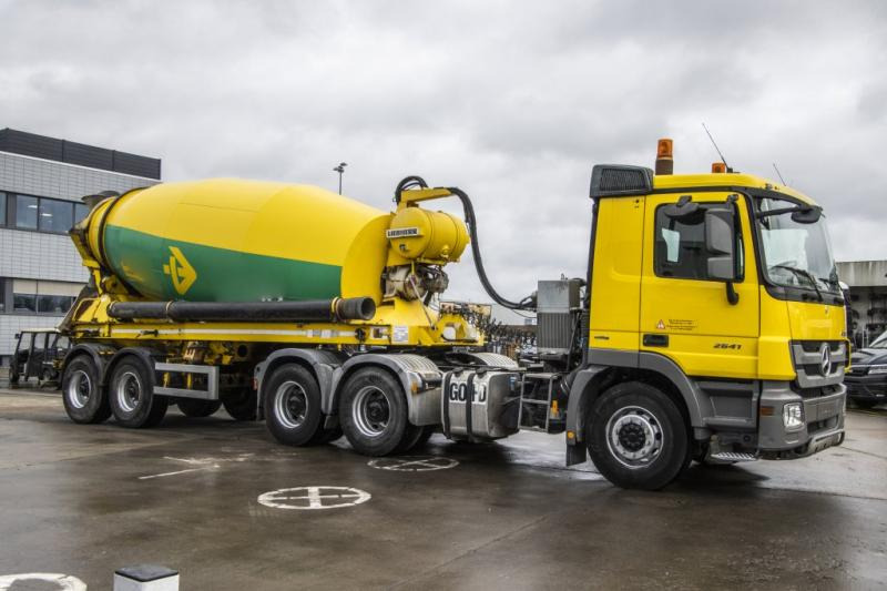 Liebherr LIEBHERR BETON MIXER/MALAXEUR/MISCHER-12M³ - Betonkeverő félpótkocsi: 3 kép. Liebherr LIEBHERR BETON MIXER/MALAXEUR/MISCHER-12M³ - Betonkeverő félpótkocsi: 3 kép.