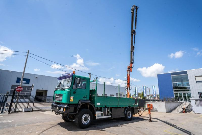 MAN FE 310A-4X4+ATLAS 105.1 A3 - Platós teherautó, Darus autó: 1 kép. MAN FE 310A-4X4+ATLAS 105.1 A3 - Platós teherautó, Darus autó: 1 kép.