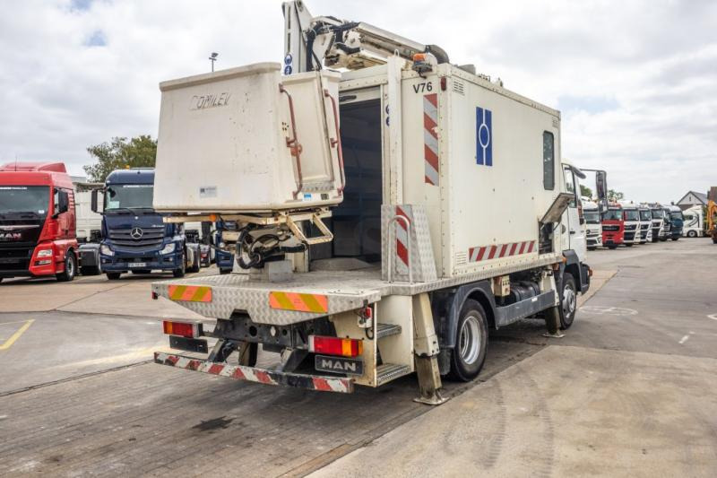 MAN LE 12.180 - COMILEV EN170TPC - Emelőkosaras teherautó: 3 kép. MAN LE 12.180 - COMILEV EN170TPC - Emelőkosaras teherautó: 3 kép.