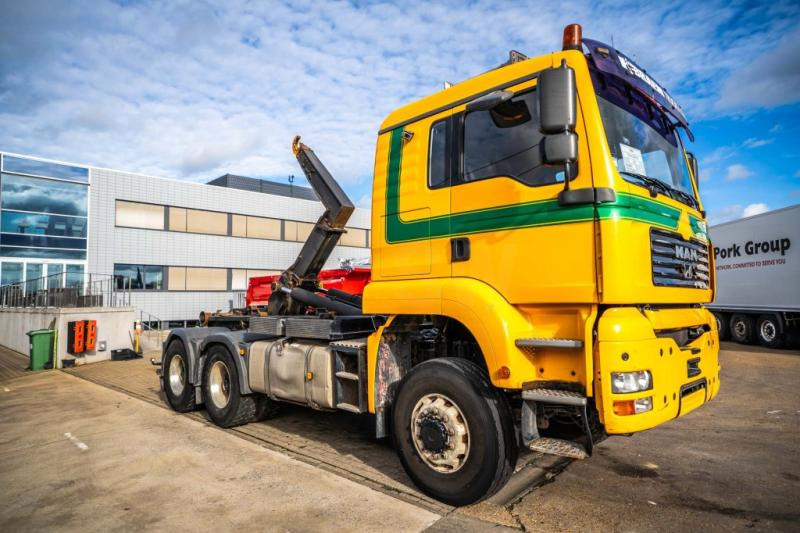 MAN TGA 33.430 BL - Horgos rakodó teherautó: 3 kép. MAN TGA 33.430 BL - Horgos rakodó teherautó: 3 kép.