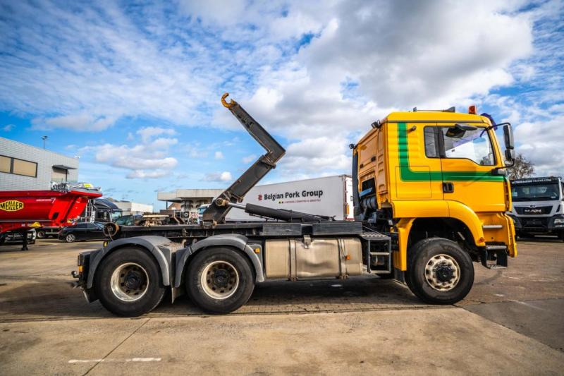 MAN TGA 33.430 BL - Horgos rakodó teherautó: 4 kép. MAN TGA 33.430 BL - Horgos rakodó teherautó: 4 kép.