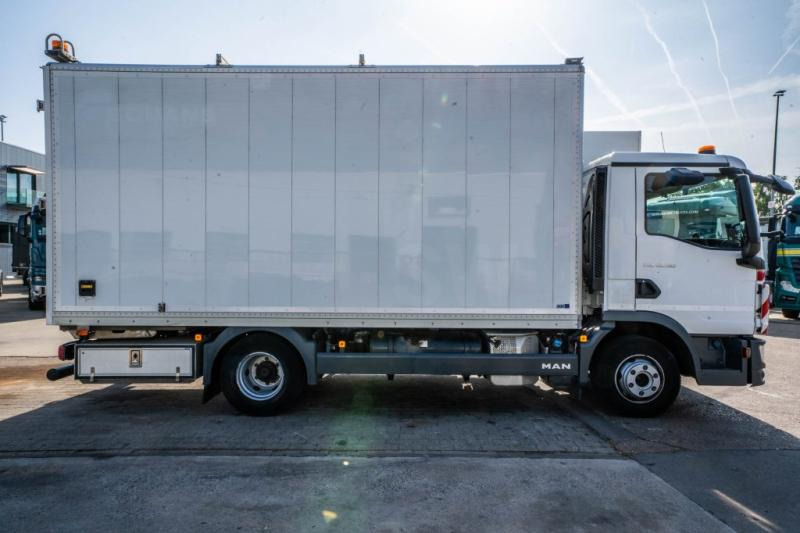 MAN TGL 10.190 BL - CARVAL INBOUW - Dobozos felépítményű teherautó: 3 kép. MAN TGL 10.190 BL - CARVAL INBOUW - Dobozos felépítményű teherautó: 3 kép.
