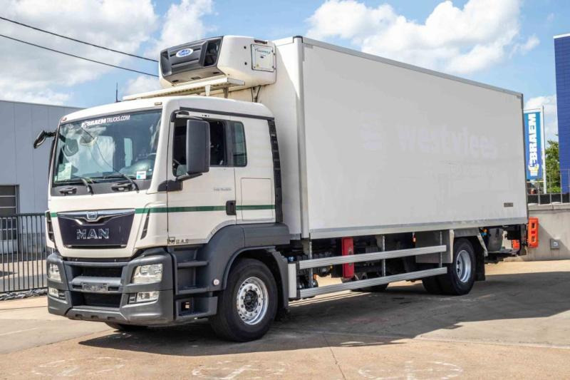 MAN TGS 18.320 BL -CARRIER 850-Vlees/Meat/Viande/Fleisch - Hűtős teherautó: 1 kép. MAN TGS 18.320 BL -CARRIER 850-Vlees/Meat/Viande/Fleisch - Hűtős teherautó: 1 kép.