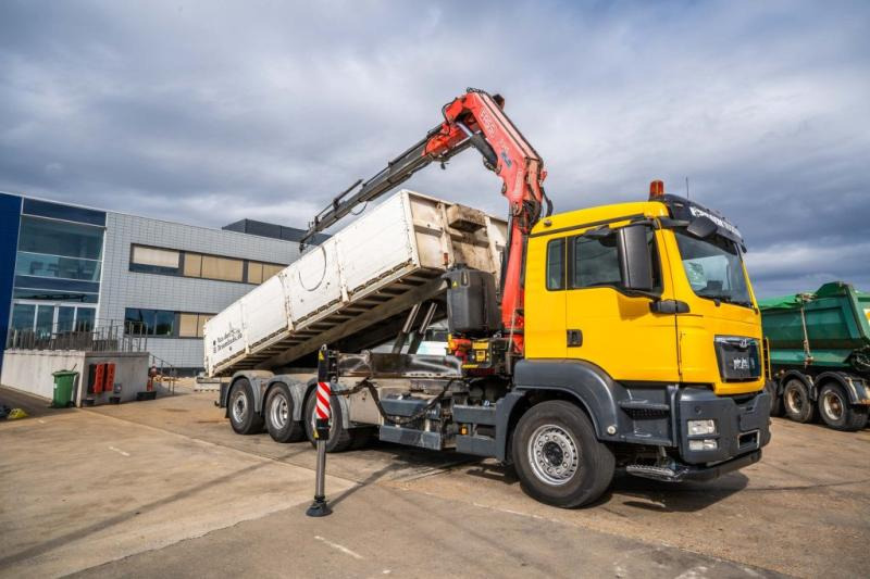 MAN TGS 32.400 BL + Fassi 245A/5x - Billenőplatós teherautó, Darus autó: 2 kép. MAN TGS 32.400 BL + Fassi 245A/5x - Billenőplatós teherautó, Darus autó: 2 kép.