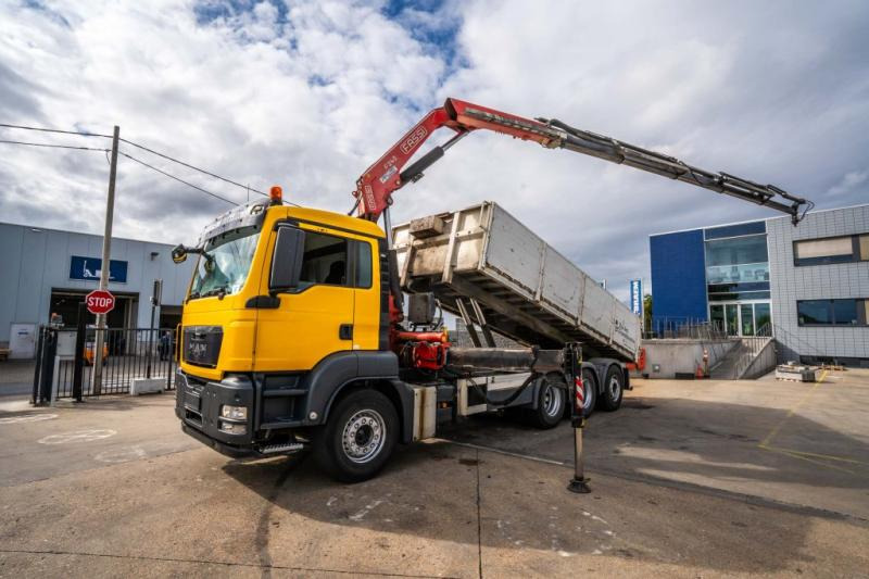 MAN TGS 32.400 BL + Fassi 245A/5x - Billenőplatós teherautó, Darus autó: 1 kép. MAN TGS 32.400 BL + Fassi 245A/5x - Billenőplatós teherautó, Darus autó: 1 kép.