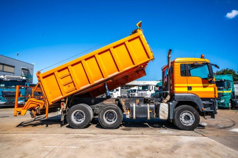 MAN TGS 33.360 BB - Billenőplatós teherautó: 2 kép. MAN TGS 33.360 BB - Billenőplatós teherautó: 2 kép.