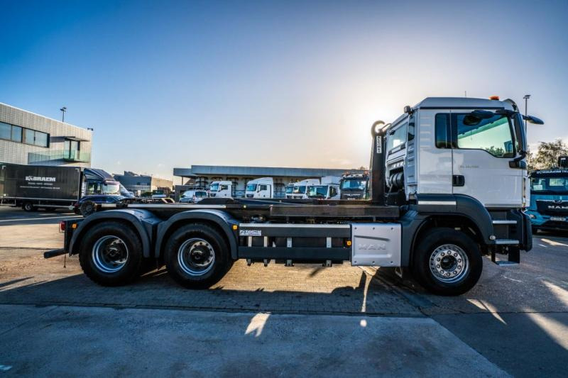 MAN TGS 33.430 BL - Horgos rakodó teherautó: 3 kép. MAN TGS 33.430 BL - Horgos rakodó teherautó: 3 kép.