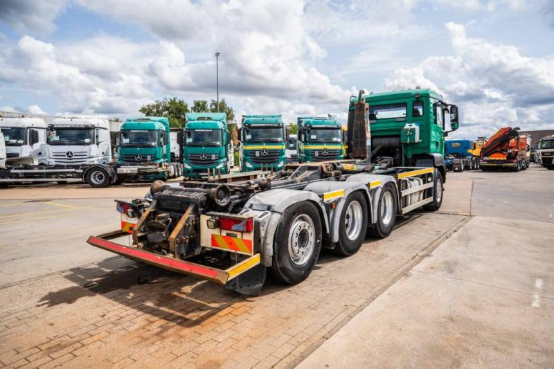 MAN TGS 35.440 BL 8x4-4 - Horgos rakodó teherautó: 4 kép. MAN TGS 35.440 BL 8x4-4 - Horgos rakodó teherautó: 4 kép.